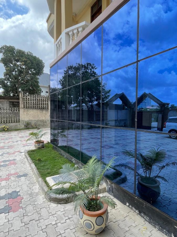 Moments Park Motel Dar es Salaam Eksteriør billede